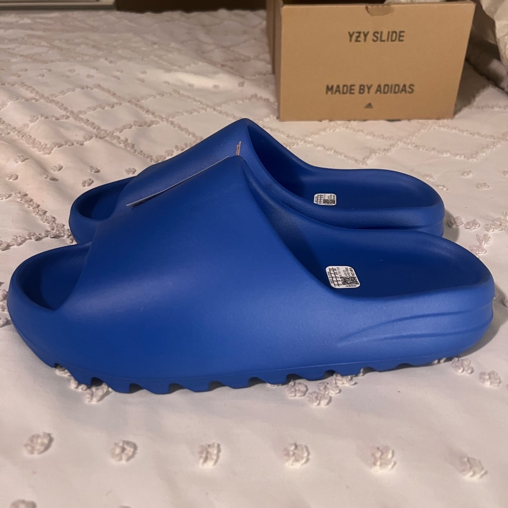 Yeezy Slide Azure